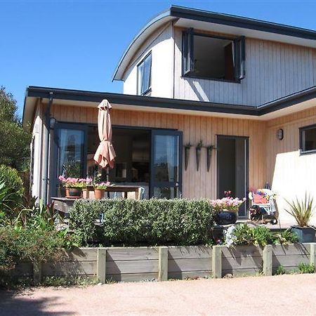 Kotuku Bed & Breakfast Уангамата Экстерьер фото